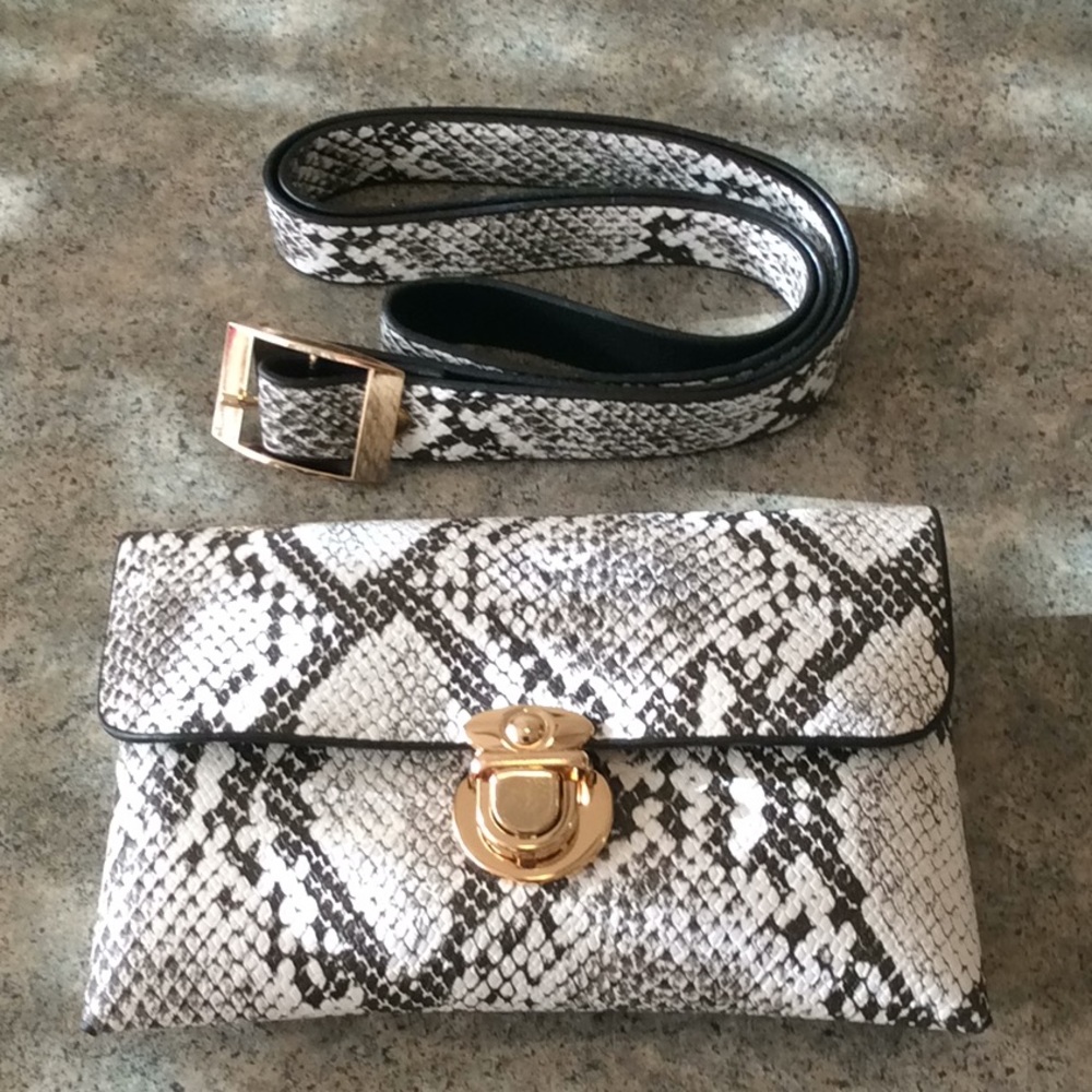 push lock 🔐 snakeskin fanny pack 💕💕💕
